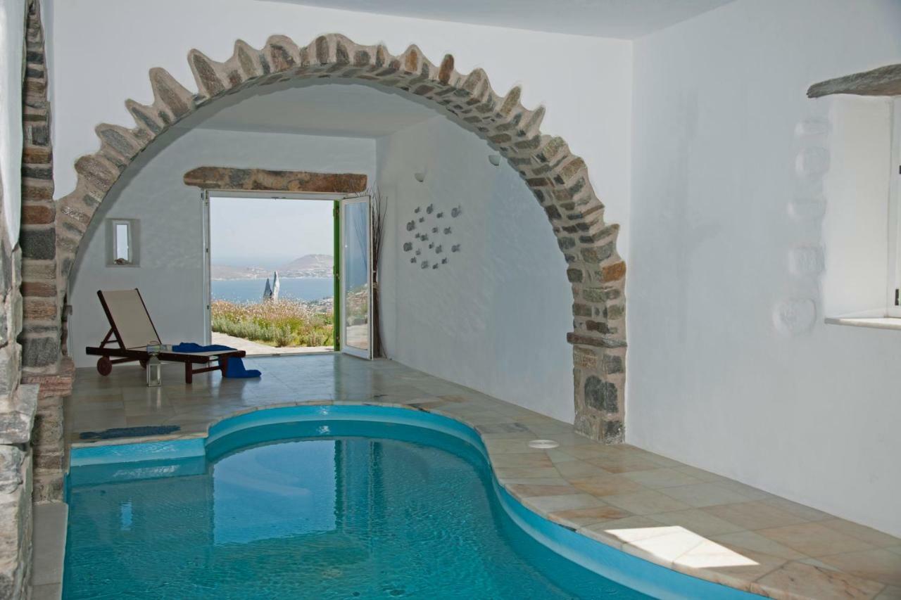 Villa Aeolos With 2 Private Pools Sarakíniko エクステリア 写真